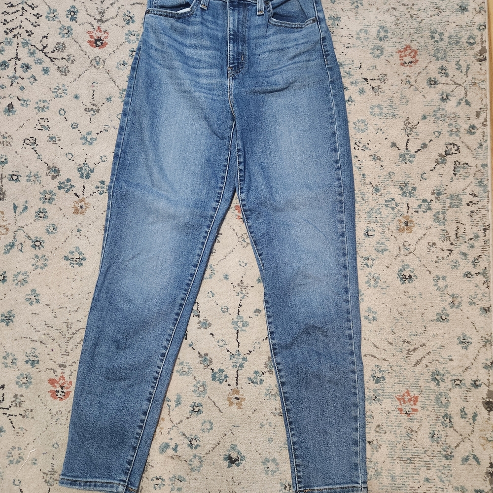 Levi's High-waisted Mom Jeans, Size 25, Barely Worn